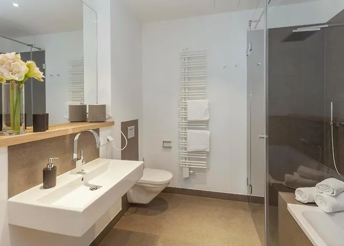 First 270 Grad Apartment *